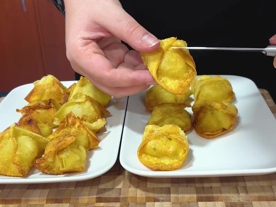 Wonton crujientes de queso crema y gambas